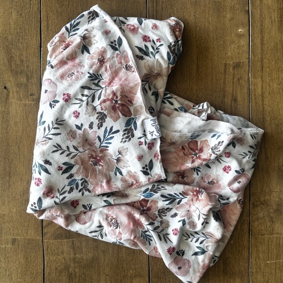 Copper Pearl | Autumn Floral Print Swaddle Knit Blanket - Picture 2 of 4